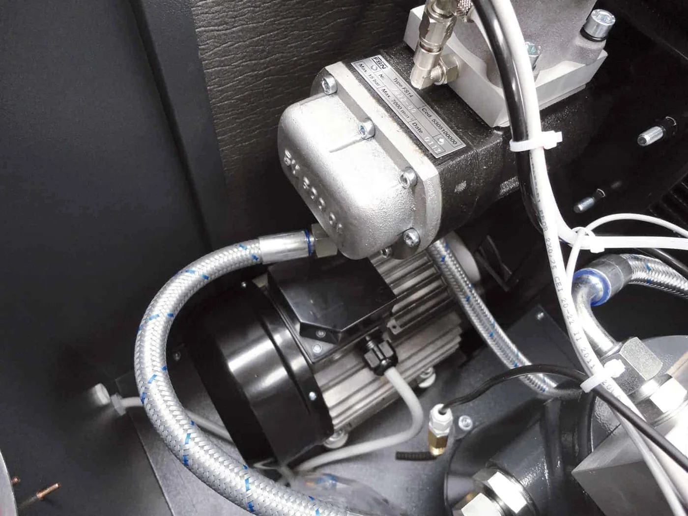 MICRO 4.0-08 Screw compressor with belt transmission, compact and silent. altre applicazioni