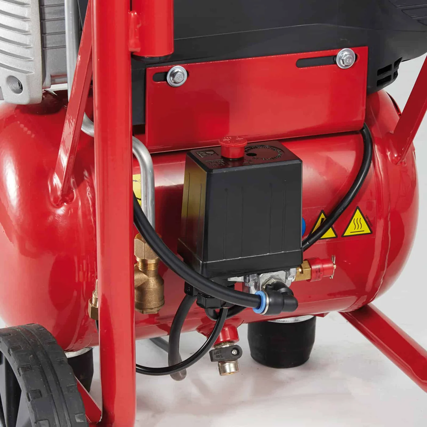 Pioneer 265M Lubricated coaxial compressor, versatile and easy to use and transport. dettaglio