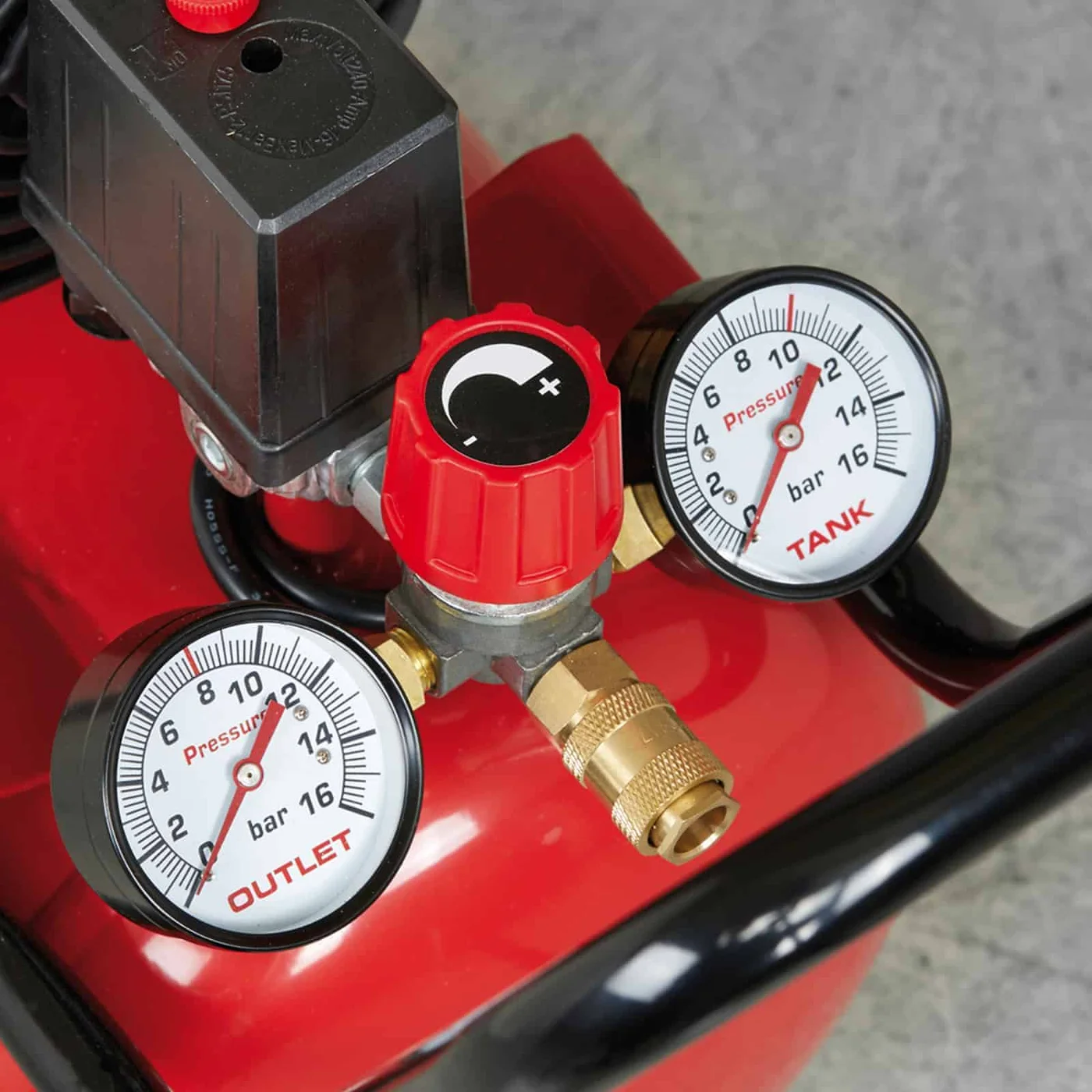 Tiger 285M Lubricated coaxial compressor, designed to meet the needs of hobbyists and professionals. dettaglio